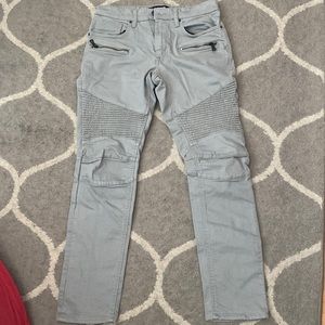 Men’s size 32/32 Gray Jeans